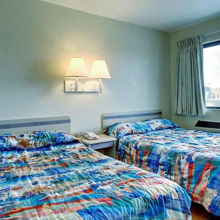 Motel 6 Manhattan Kansas المظهر الخارجي الصورة