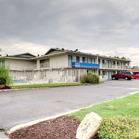 Motel 6 Manhattan Kansas المظهر الخارجي الصورة