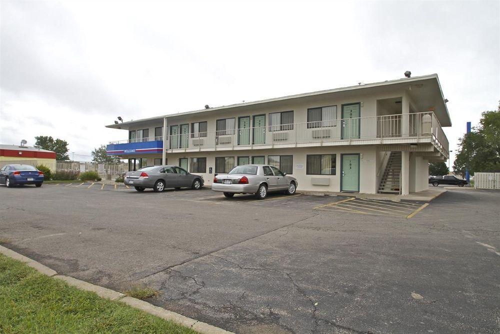 Motel 6 Manhattan Kansas المظهر الخارجي الصورة