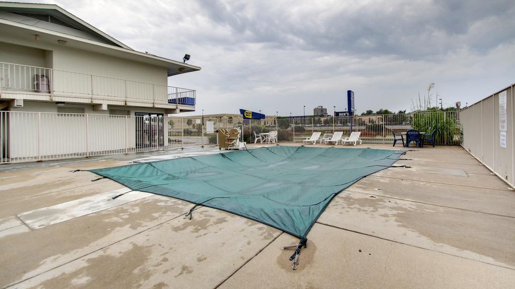 Motel 6 Manhattan Kansas المظهر الخارجي الصورة