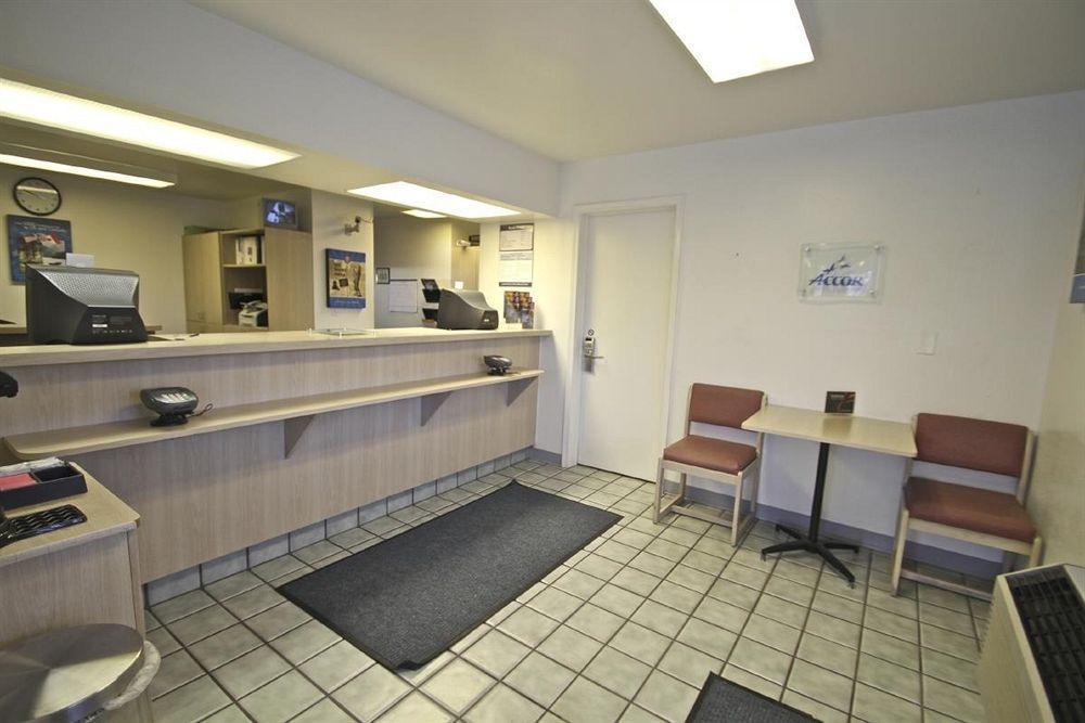 Motel 6 Manhattan Kansas المظهر الخارجي الصورة
