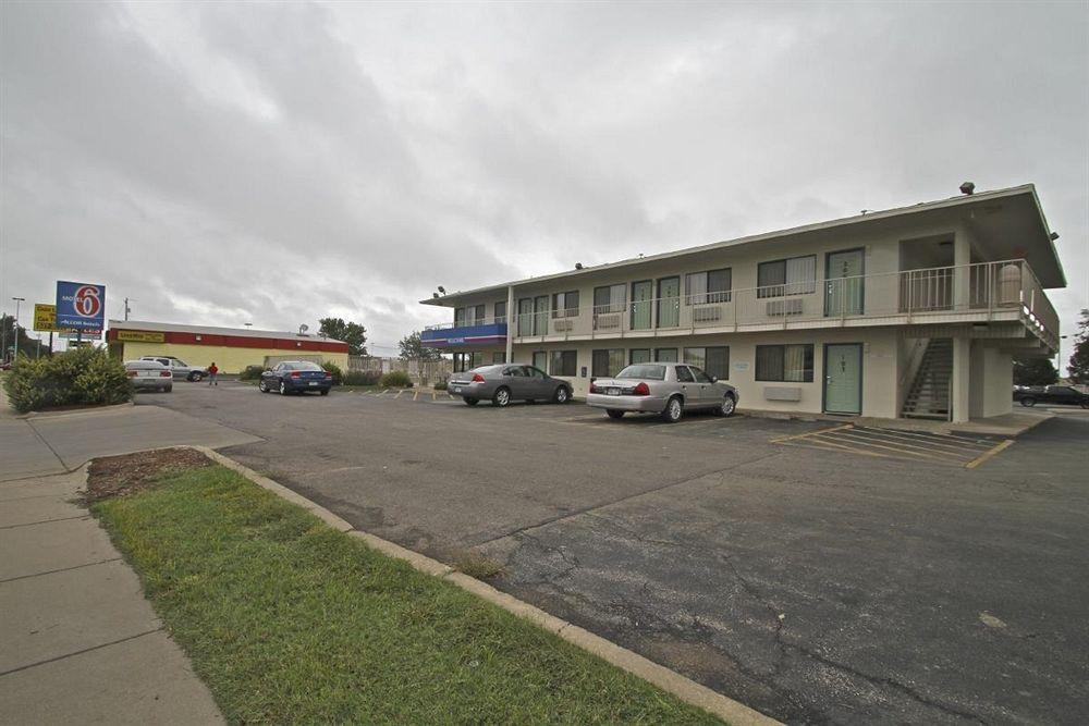 Motel 6 Manhattan Kansas المظهر الخارجي الصورة