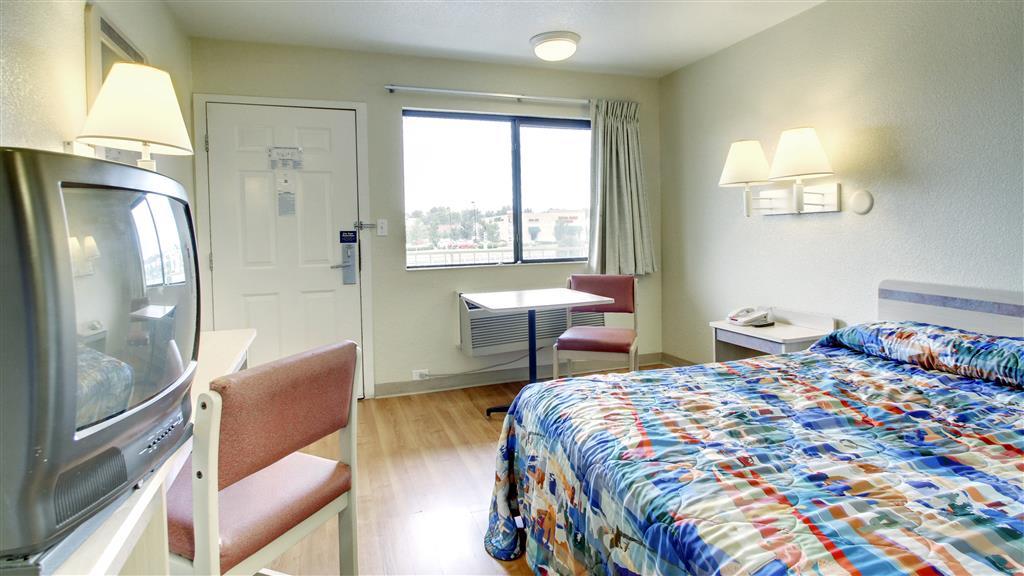 Motel 6 Manhattan Kansas الغرفة الصورة