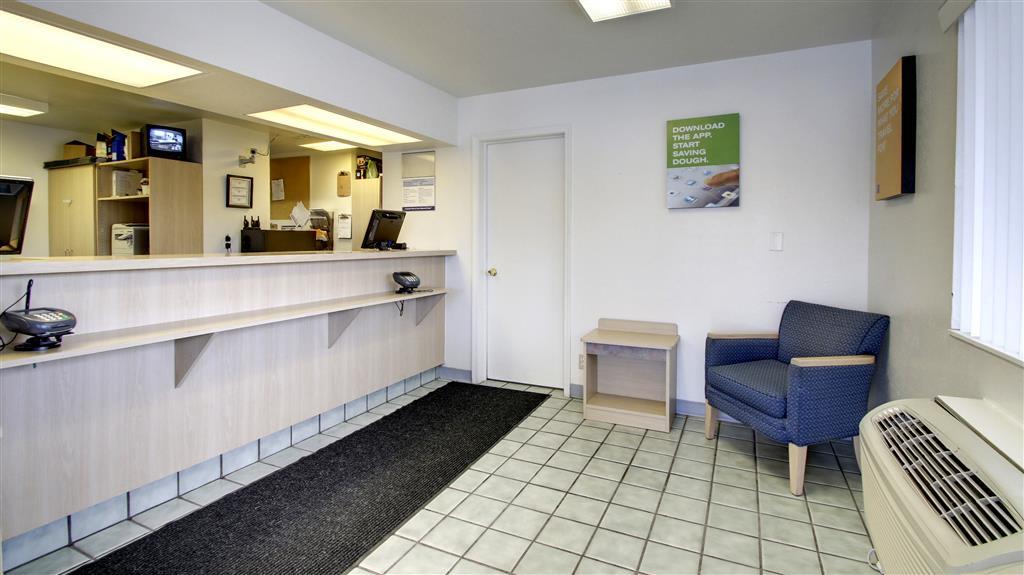 Motel 6 Manhattan Kansas المظهر الداخلي الصورة