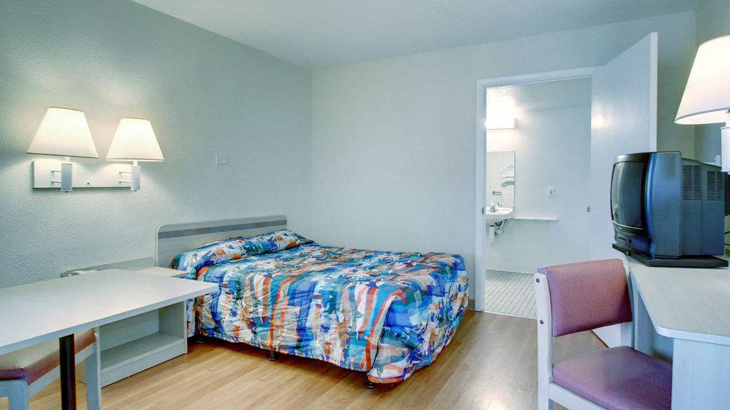 Motel 6 Manhattan Kansas المظهر الخارجي الصورة